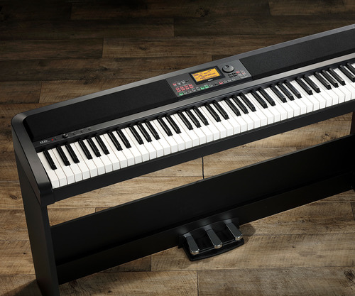 פסנתר חשמלי נייד ליווי אוטומטי KORG XE20