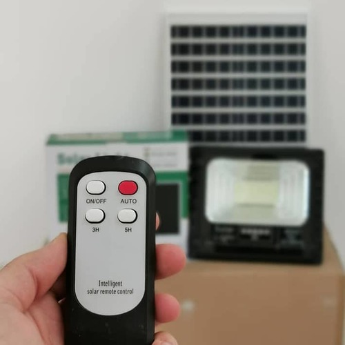 פרוז'קטור לד סולארי חזק עם שלט 60 וואט