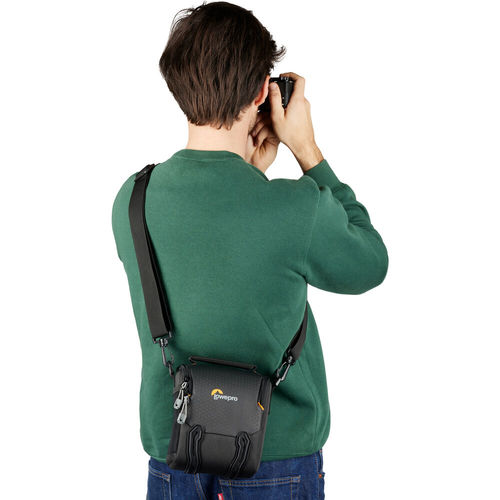 תיק כתף Lowepro Adventura SH 120 III