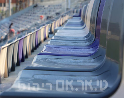 מושבים באיצטדיון