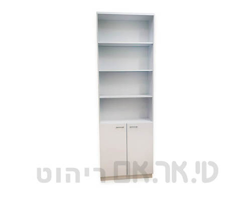 שלוש מדפים