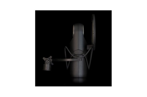 מיקרופון אולפני עם דיאפרגמה רחבה ELEMENT עם בולם זעזועים ומגן רוח מבית ASTONMICS