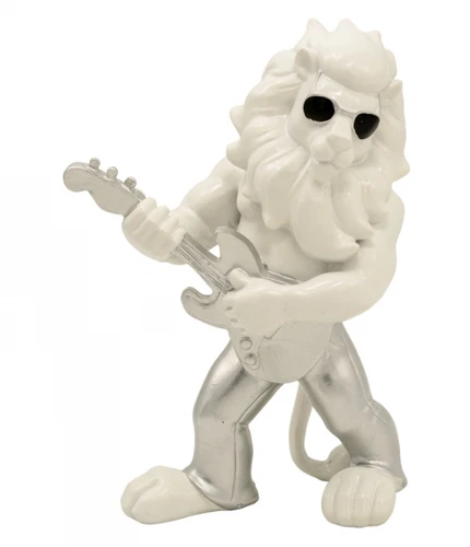 פסל להקת האריות - אריה זמר The Guitarist