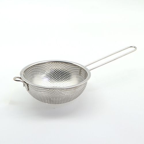 א מסננת נירוסטה +ידית 7*17 ס