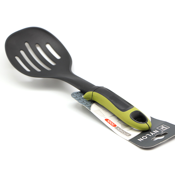 א כף טיגון  ידית סילקון צבעוני   YC.2016-093