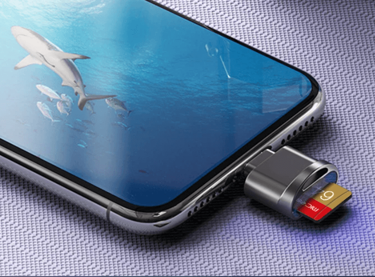 קורא כרטיסים אייפון זכר לחיבור MICRO-SD נקבה 