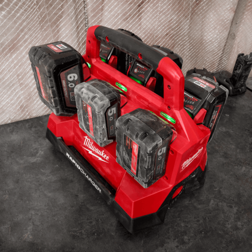 מטען רפיד מהיר ל6 סוללות ליתיום M18PC6
