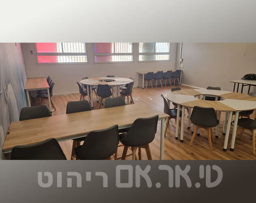 שולחנות לכיתה