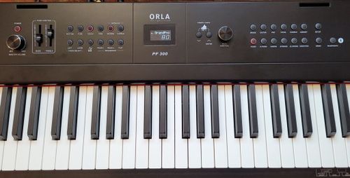 פסנתר חשמלי 88 קלידים שקולים PF-300 מבית ORLA איטליה