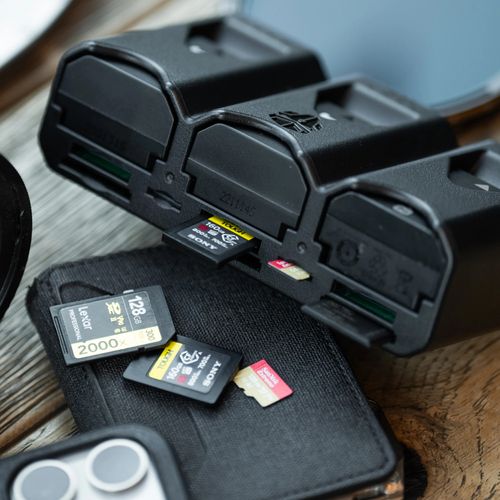 מטען/ספק Jupio x Pr1me Tri-Charge לסוללות Canon LP-E6