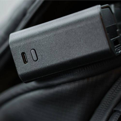 מטען/ספק Jupio x Pr1me Tri-Charge לסוללות Canon LP-E6