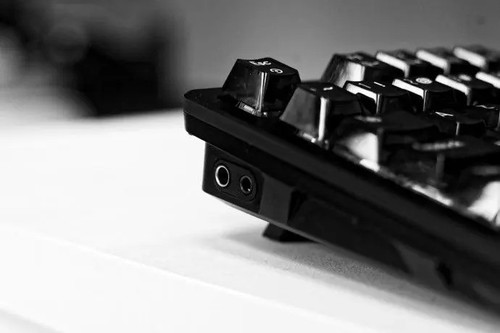 Fiio KB3 מקלדת גיימינג מכנית עם מגבר אוזניות מובנה