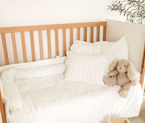 ציפה דו-שכבתית לשמיכת תינוק 100% כותנה ג'רזי מקולקציית Sketch & Grid - לבן פסים