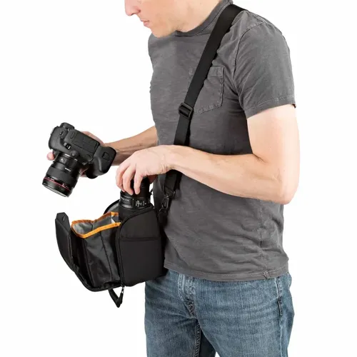 תיק לעדשה Lowepro ProTactic Lens Exchange 100AW