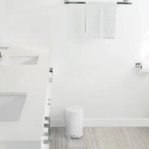 פח דוושה עגול לבן 4.5 ל' סימפליומן | Simplehuman
