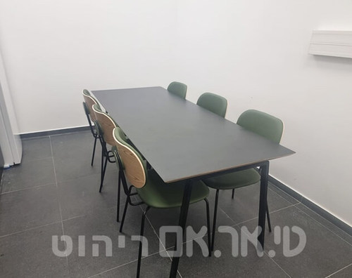 שולחן אוכל