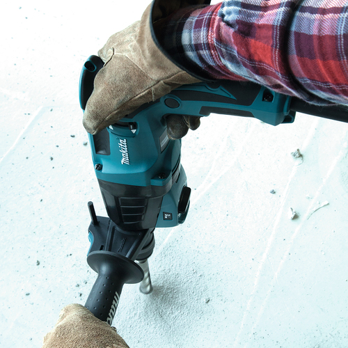 פטישון חשמלי 3 מצבי עבודה במזוודה עם פוטר - MAKITA HR2630X7 800W 2.4J