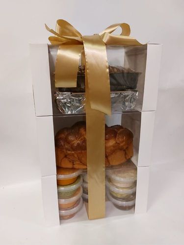 מארז מפנק לשבת מגוון רב של סלטים, חלה מושלמת ועוגה
