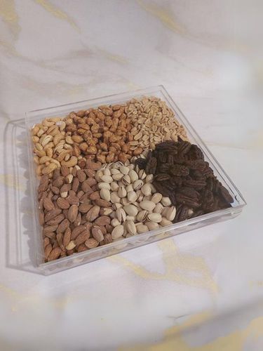 פיצוחים בקופסת אקריליק