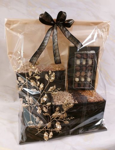 עיצוב כיבוד פיצוחים ושוקולד