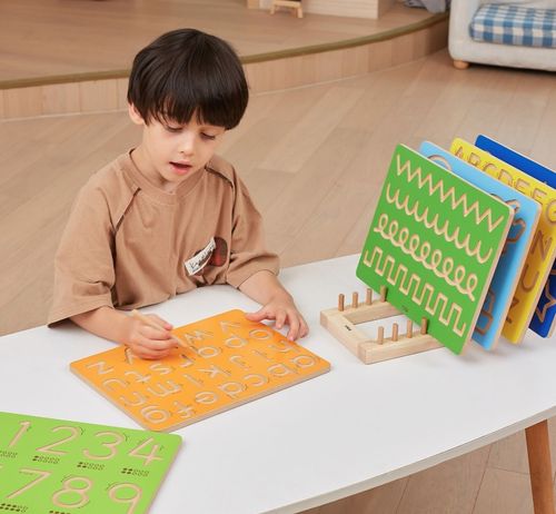 לוח אישי לתרגול כתיבה ולימוד אותיות A-B-C גדולות באנגלית