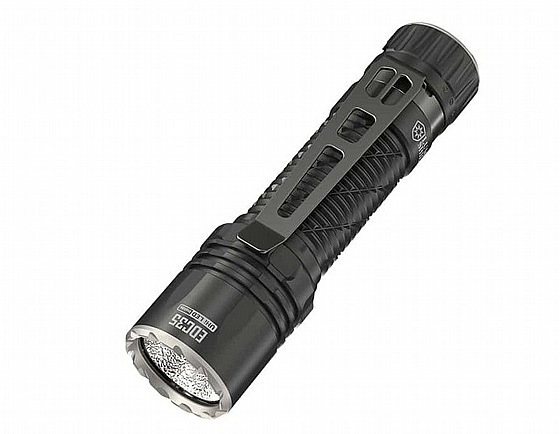 פנס יד נייטקור נטען 5000 לומן EDC35 למרחק 550 מ