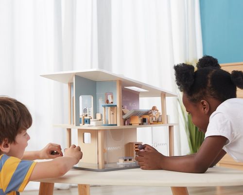 בית בובות Holiday דו-קומתי עם 5 חדרים וידית נשיאה מעץ מלא