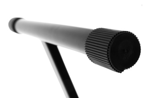 סטנד קלידים עם מנגנון קרוקודיל בצבע שחור 900550 מבית GEWA (Germany)