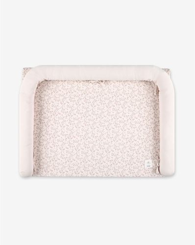משטח החתלה לשידה Bloom & Grid ורוד בהיר מודפס MINENE