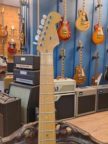Fender Stratocaster Deluxe 2000