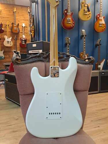 Fender Stratocaster Deluxe 2000