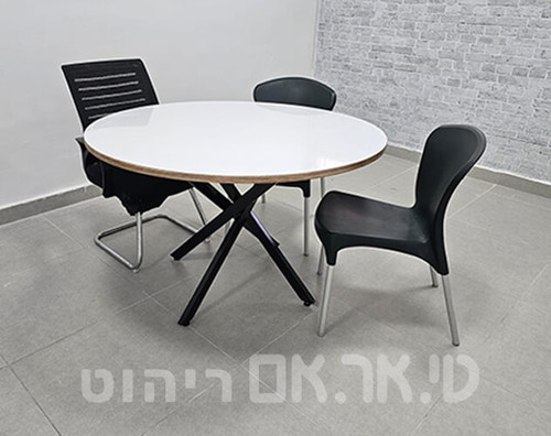 שולחן מעוגל