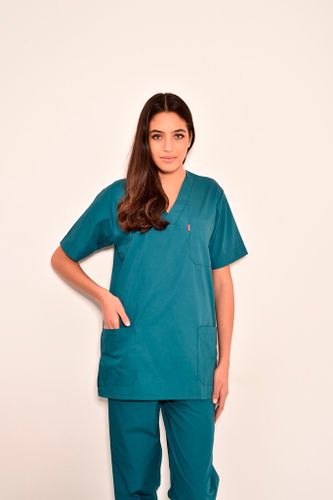 טוניקה עם צווארון V