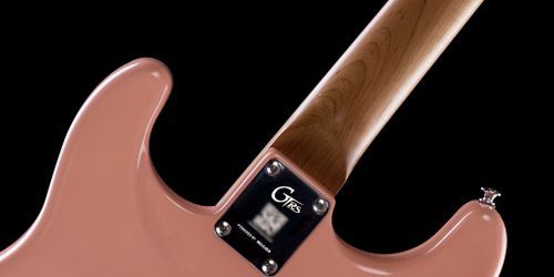גיטרה חשמלית חכמה Mooer GTRS Professional P800 Intelligent Guitar - Flamingo Pink