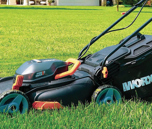מכסחת דשא נטענת + 2 סוללות 4 אמפר ומטען - Worx WG743E.9ּּ
