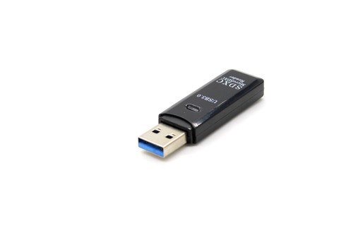 קורא כרטיסים אוניברסלי USB 3.0