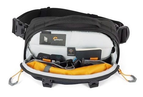 תיק מותן שחור Lowepro Trekker Lite HP 100