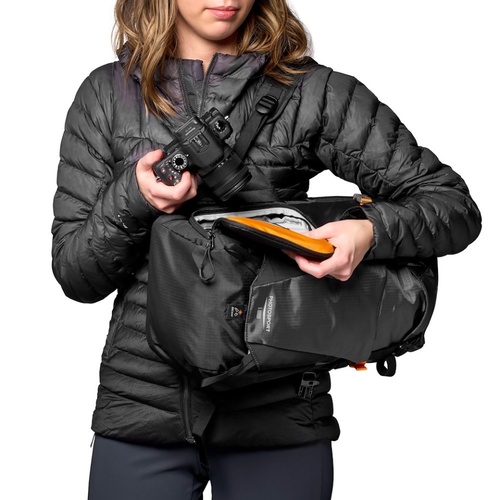 תיק גב למצלמה Lowepro PhotoSport BP 15L AW III