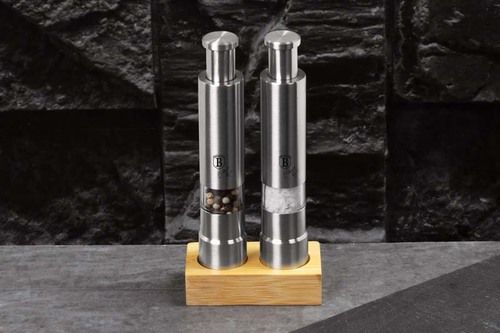 סט זוגי מלח ופלפל נירוסטה +מעמד עץ יוקרתי BERLINGERHAUS BH-7783