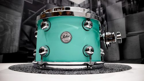 סט תופים מקצועי ds DRUMS Rebel Custom Shop  Birch Mahagony בגימור  Cadillac Green