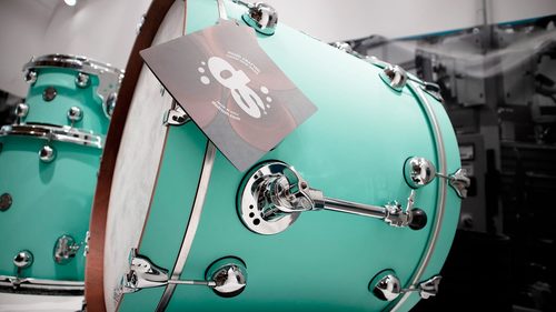 סט תופים מקצועי ds DRUMS Rebel Custom Shop  Birch Mahagony בגימור  Cadillac Green