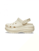 כפכפי פלטפורמה MEGA CRUSH של CROCS לנשים בצבע אופוויט | 35-42 | Crocs MEGA CRUSH platforms OFFWHITE 207988