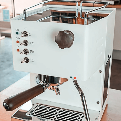 מכונת קפה מקצועית גימור לבן ועץ אגוז - Quick Mill Pipa White and Walnut
