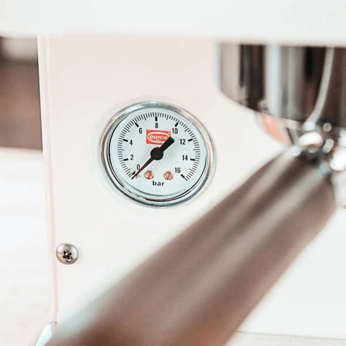 מכונת קפה מקצועית גימור לבן ועץ אגוז - Quick Mill Pipa White and Walnut