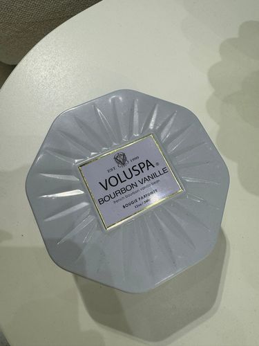 נר פח מתומן 3 פתיל - BOURBON VANILLE מבית VOULUSPA במבצע מיוחד!!