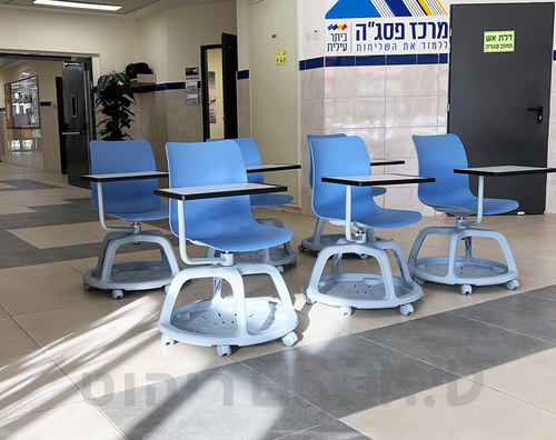 שורת כסאות דגם קולג תוצרת איטלה