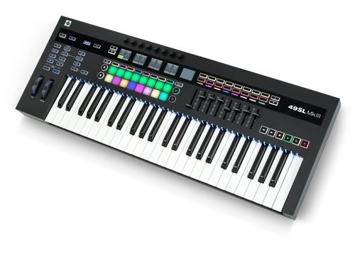 זוית נוספת novation SL49mkIII top right