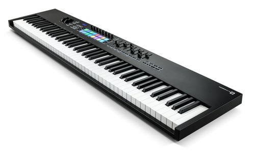 זוית נוספת novation launchkey 88 mk3 top right