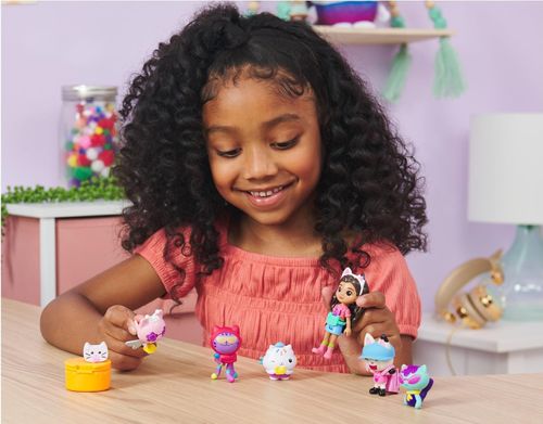 מארז 11 חלקים סט דמויות ואביזרים יוצאים לטיול