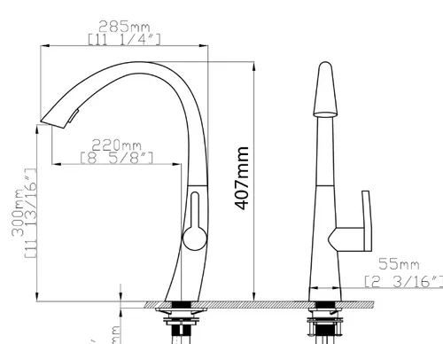 ברז מטבח נשלף K114-MB שחור מותקן על שיש במטבח מודרני, עם ידית אחיזה ארגונומית.